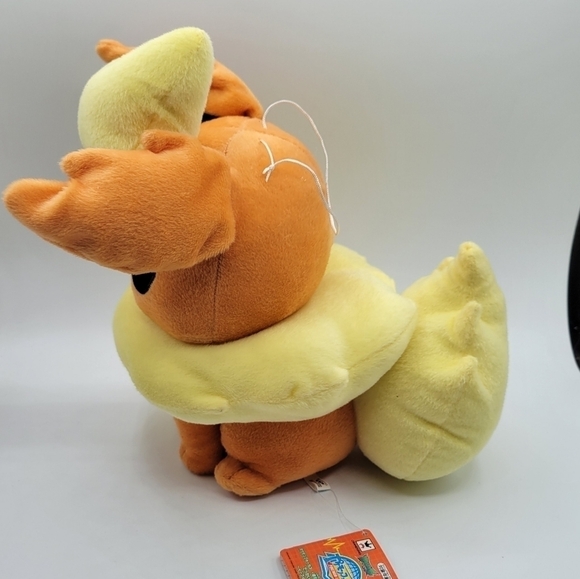 Pokémon 2019 Winking Flareon with Evolutionary Stone Large Plush Toy - Picture 2 of 7